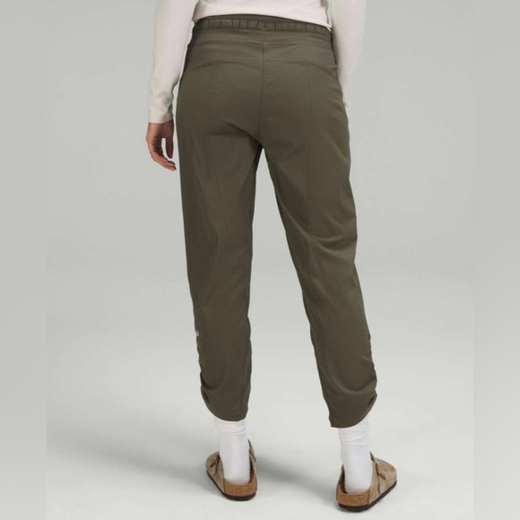 Lululemon Dance Studio Mid-Rise Cropped Pants | Size 4 - Picture 9 of 12